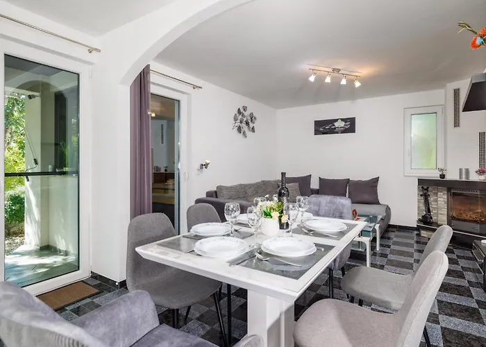 Solterra בית נופש Grižane